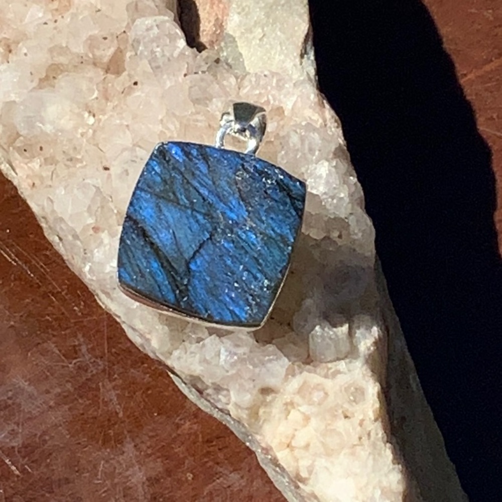 NATURAL BLUE FIRE LABRADORITE 925 STERLING SILVER PENDANT